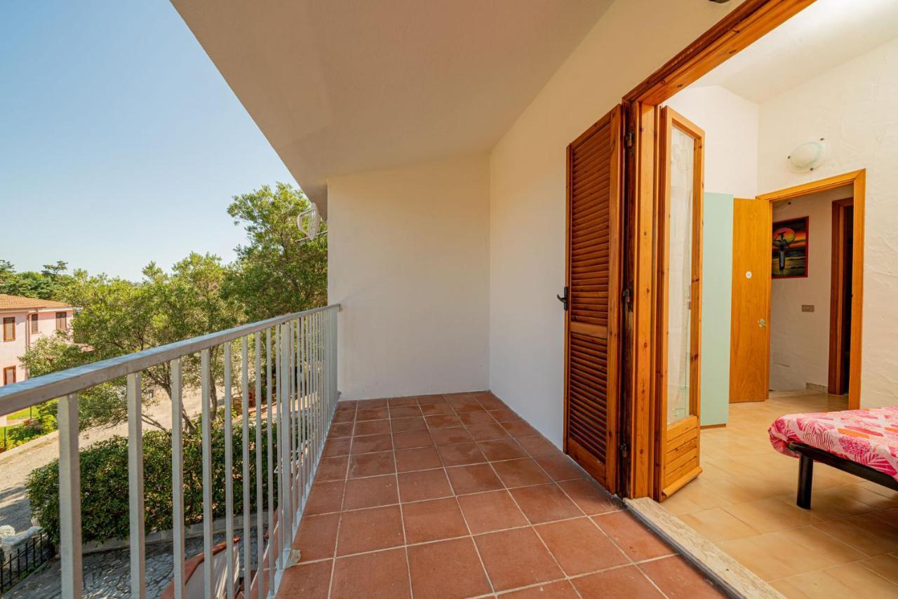 Appartamento Residenziale Trilocale 6 Posti Letto Via Oristano San Teodoro  Exterior photo